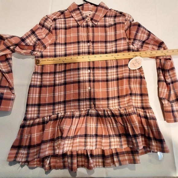 Nwt Harlow & Rose Sherpa flannel pink plaid button exaggerated ruffle hem shirt… - Picture 6 of 11